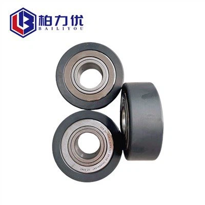 عجلات متحركة صلبة